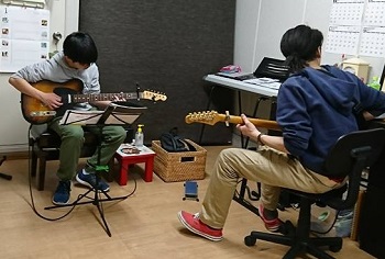 エレキギター教室4b エレキギター教室4b