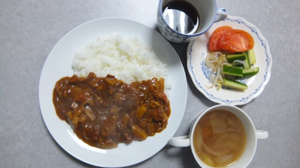 トマトたっぷり野菜カレー