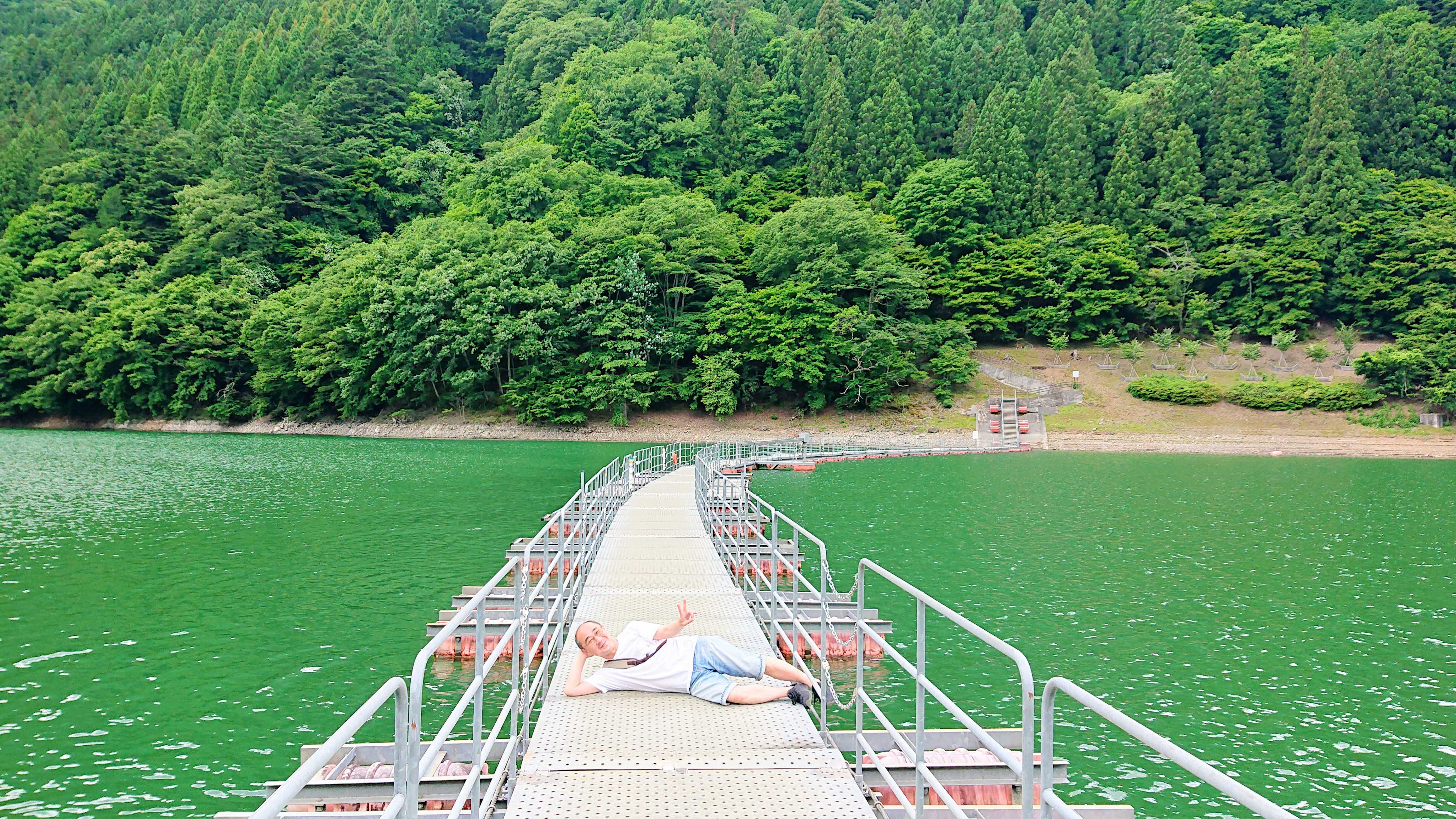 留浦の浮橋 奥多摩湖　画像の説明