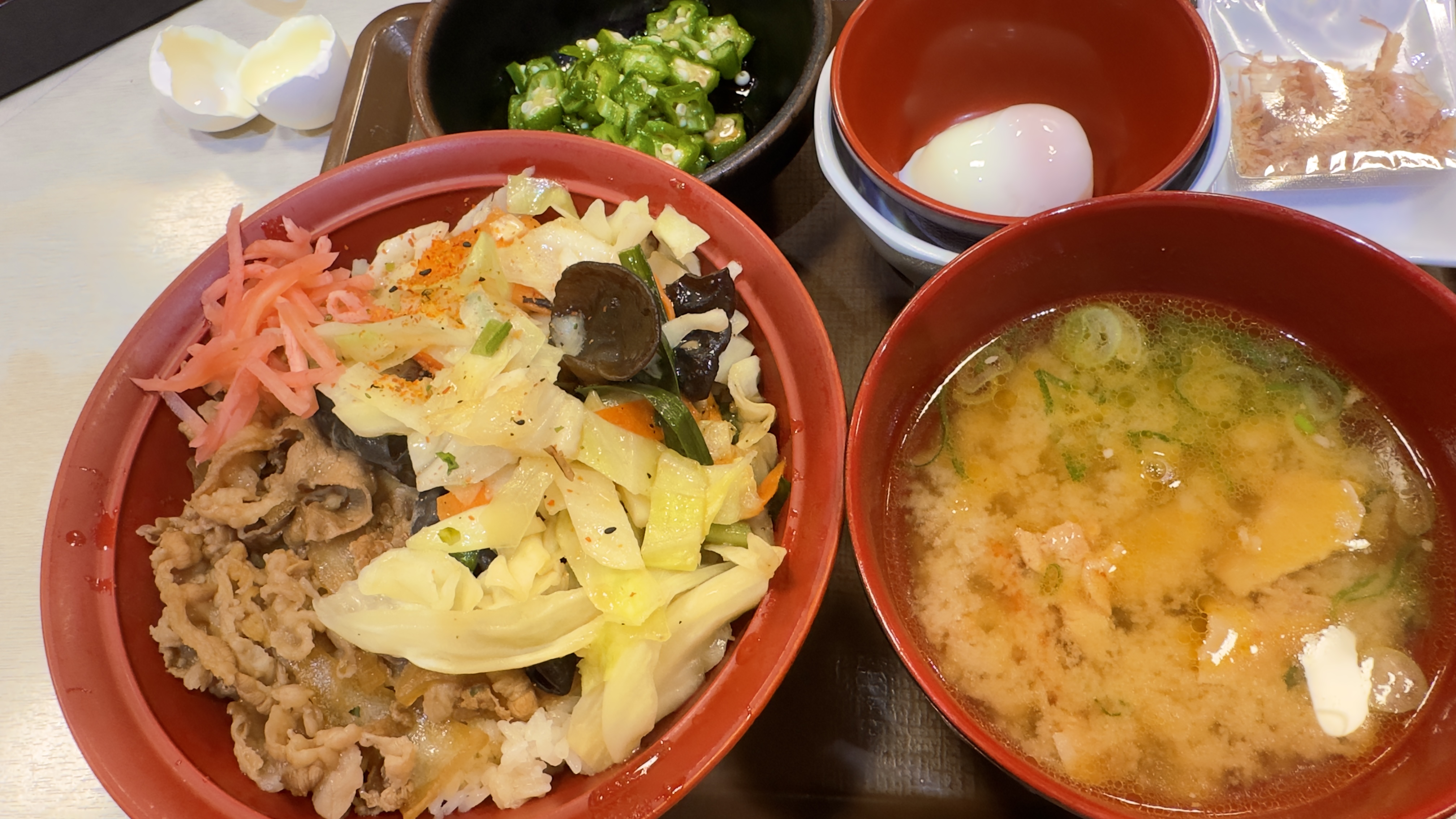 おんたまシャキうま塩野菜牛丼・とん汁・かつぶしオクラ おんたまシャキうま塩野菜牛丼・とん汁・かつぶしオクラ