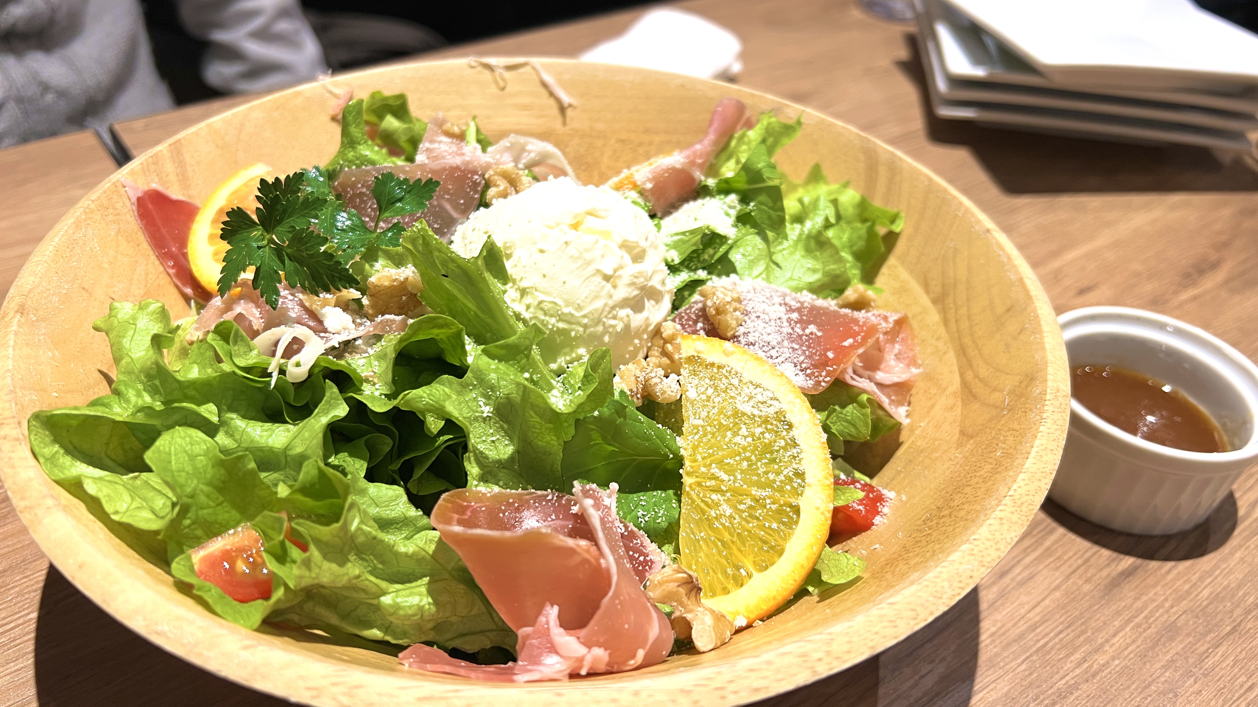 しむらのビストロBoco 生ハムとマスカルポーネのサラダ