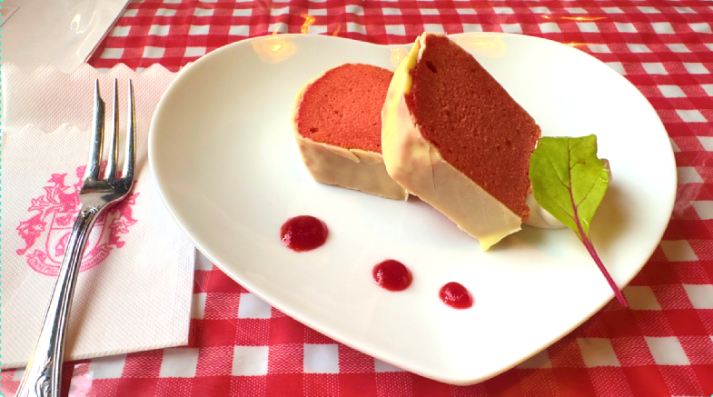 窓の外は雪とロックハート城、クリスマスの定番ソングの生演奏、美味しいビーツパスタとケーキ、幸せだな~っ!!! 窓の外は雪とロックハート城、クリスマスの定番ソングの生演奏、美味しいビーツパスタとケーキ、幸せだな~っ!!!